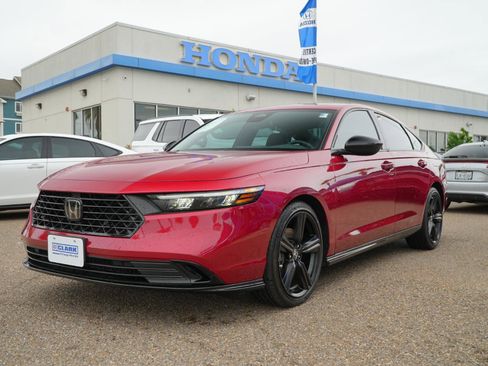 Used 2024 Honda Accord Sport image 1
