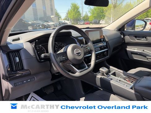 Used 2025 Nissan Pathfinder SV FWD image 57