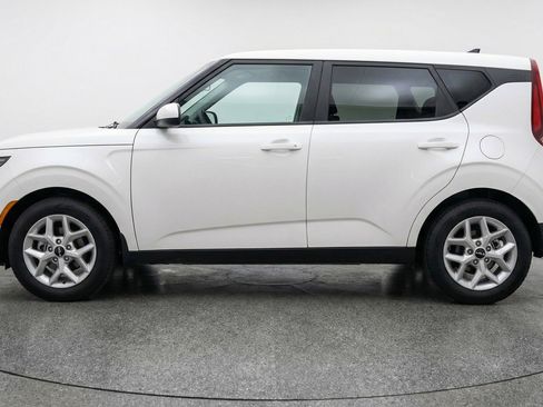 Used 2025 Kia Soul LX w/ LX Technology Package image 5