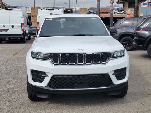 New 2025 Jeep Grand Cherokee Laredo X image 2
