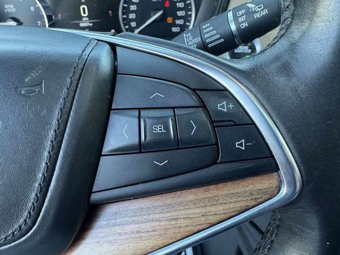 Used 2018 Cadillac XT5 Platinum w/ Driver Assist Package image 16