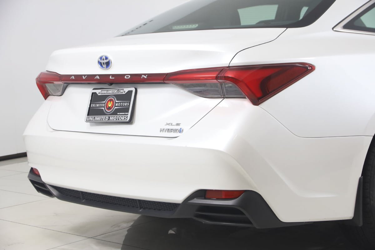 Used 2019 Toyota Avalon XLE w/ Moonroof Package FWD image 37