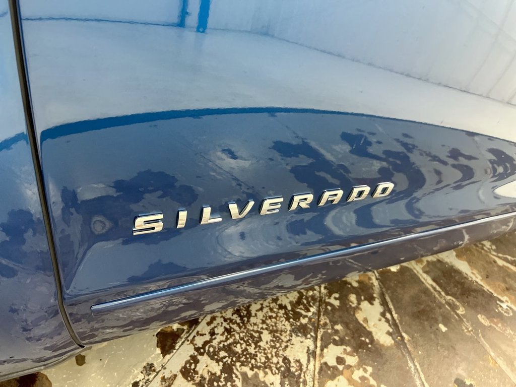 Used 2018 Chevrolet Silverado 1500 LT w/ All Star Edition RWD image 26