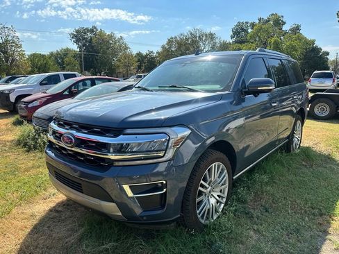 Used 2023 Ford Expedition Limited RWD image 3
