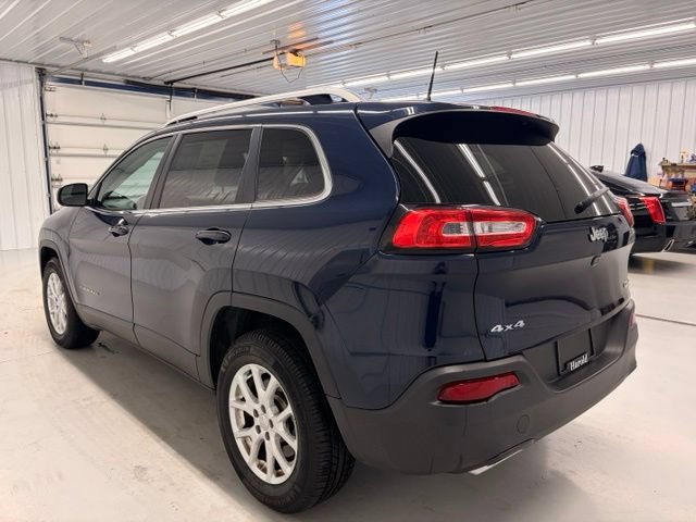 Used 2016 Jeep Cherokee Latitude w/ Comfort & Convenience Group AWD/4WD image 4