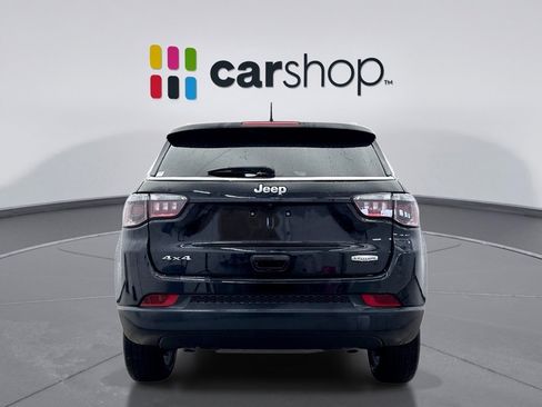 Used 2024 Jeep Compass Latitude image 4