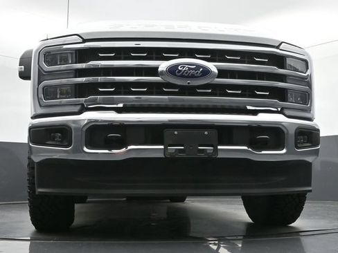 Used 2024 Ford F250 Lariat w/ FX4 Off-Road Package AWD/4WD image 13