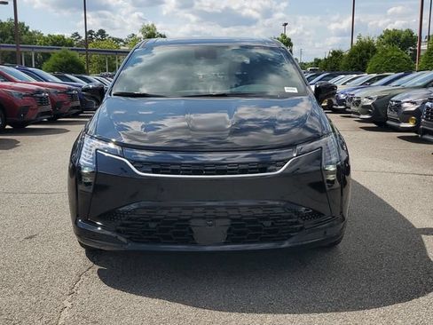 New 2027 Chrysler Pacifica Limited FWD image 2