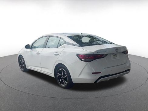 Used 2025 Nissan Sentra SV FWD image 11