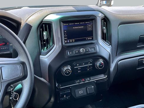Used 2020 Chevrolet Silverado 1500 Custom w/ Custom Value Package AWD/4WD image 7
