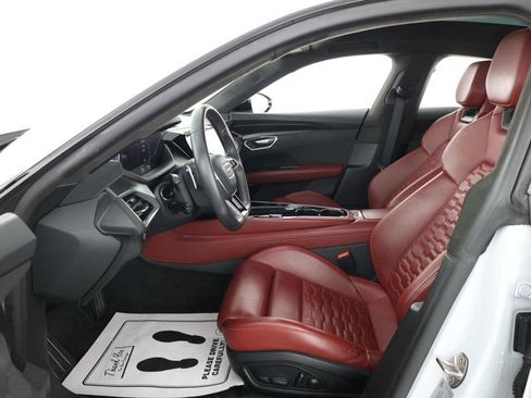 Used 2024 Audi e-tron GT Prestige w/ Prestige Package image 11