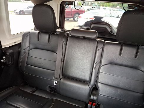 Used 2021 Jeep Wrangler Unlimited Sahara w/ Cold Weather Group AWD/4WD image 18