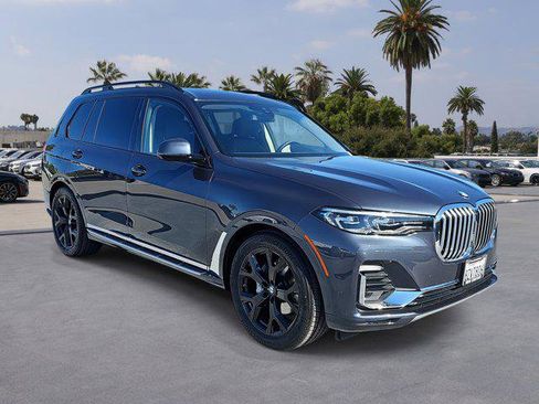 Certified 2022 BMW X7 xDrive40i w/ Premium Package image 3