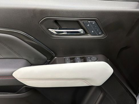 Used 2024 GMC Canyon AT4X image 30