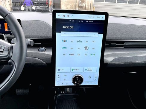 Certified 2025 Ford Mustang Mach-E GT image 6