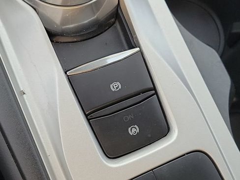 Used 2023 Ford Explorer XLT RWD image 27