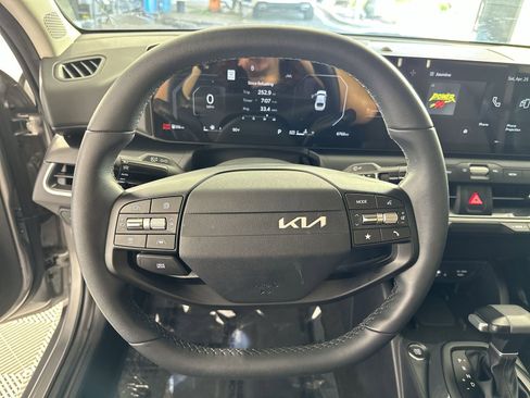 Used 2025 Kia K4 EX FWD image 14