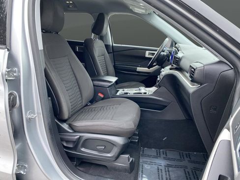 Used 2020 Ford Explorer XLT image 35