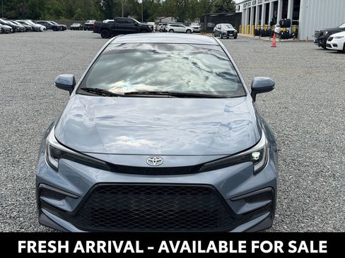 Used 2023 Toyota Corolla SE FWD image 2