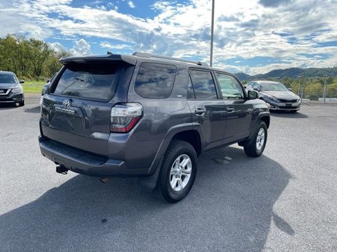 Used 2018 Toyota 4Runner SR5 image 8