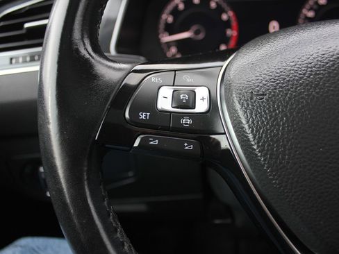 Used 2019 Volkswagen Tiguan SEL image 13