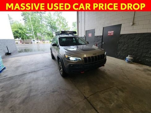 Used 2021 Jeep Cherokee Trailhawk w/ Sun, Sound & Nav Group AWD/4WD image 3