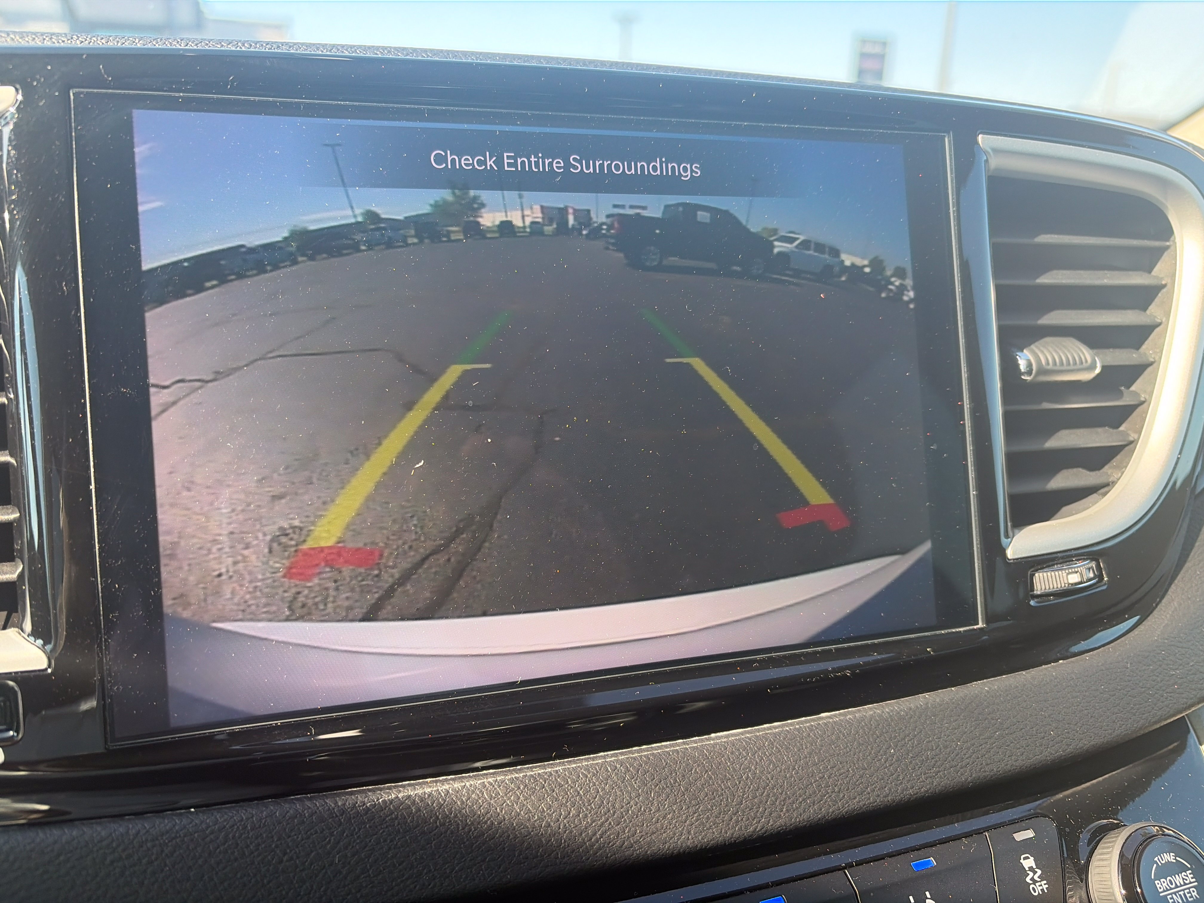 Used 2024 Chrysler Pacifica Touring-L FWD image 24