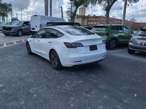 Used 2021 Tesla Model 3 Standard Range Plus image 4