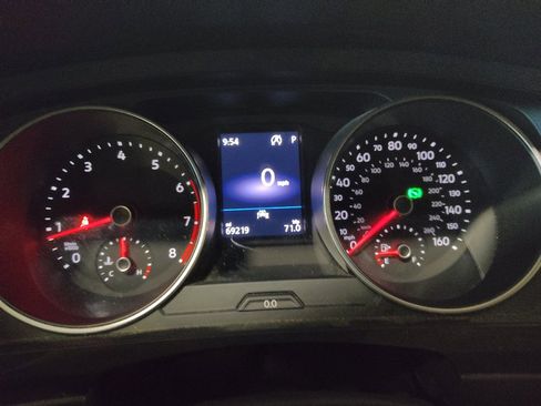 Used 2020 Volkswagen Tiguan S FWD image 23