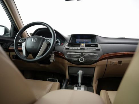 Used 2011 Honda Accord EX-L image 11