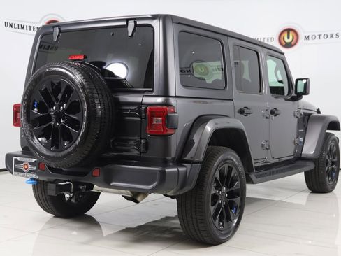 Used 2022 Jeep Wrangler Unlimited Sahara w/ Cold Weather Group image 3