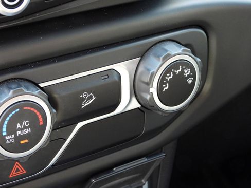 Used 2018 Jeep Wrangler Sport AWD/4WD image 67