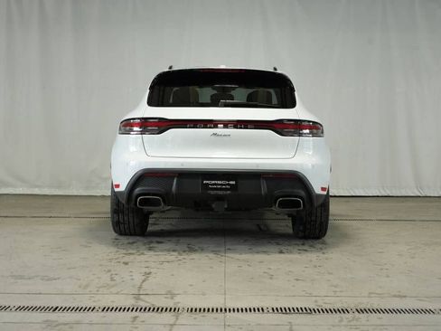 Certified 2025 Porsche Macan AWD/4WD image 6