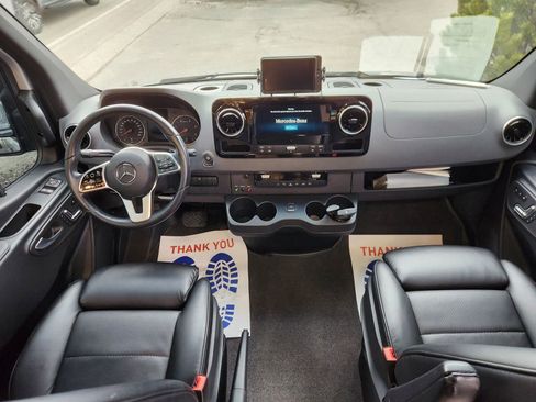 Used 2021 Mercedes-Benz Sprinter 3500 image 38