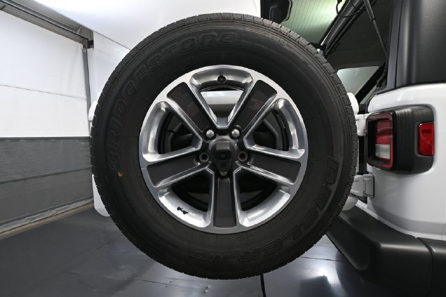 Used 2019 Jeep Wrangler Unlimited Sahara AWD/4WD image 11