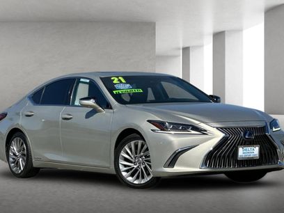 Used 2021 Lexus ES 300h 300h Luxury w/ Accessory Package 2
