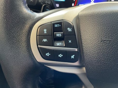 Used 2021 Ford Explorer XLT w/ Equipment Group 202A image 12