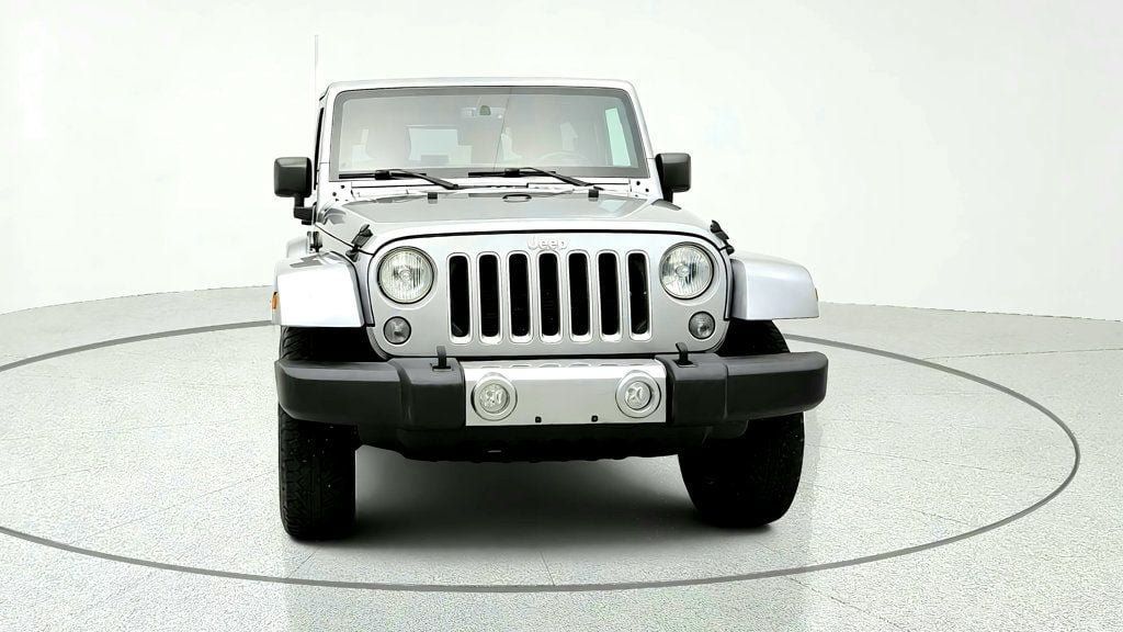 Used 2016 Jeep Wrangler Sahara w/ Connectivity Group AWD/4WD image 2