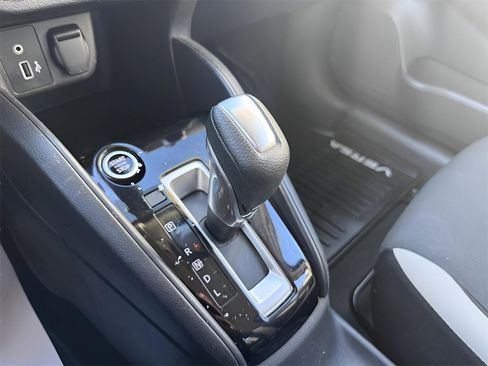 Used 2021 Nissan Versa SV image 18