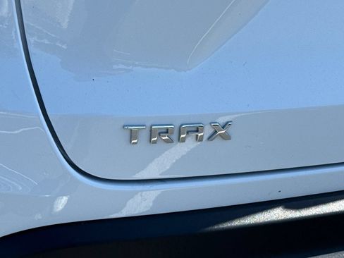 Used 2025 Chevrolet Trax LS FWD image 12