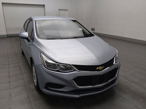 Used 2018 Chevrolet Cruze LS FWD image 13
