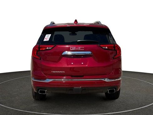 Used 2018 GMC Terrain Denali w/ Advanced Safety Package FWD image 5