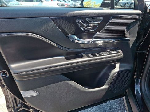 Used 2022 Lincoln Corsair AWD w/ Premium Package image 13