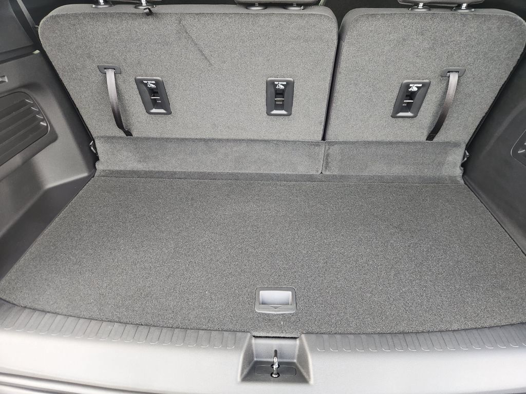 New 2026 Chevrolet Traverse LT w/ Driver Confidence Package FWD image 23
