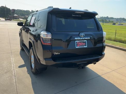 Used 2022 Toyota 4Runner SR5 Premium image 6