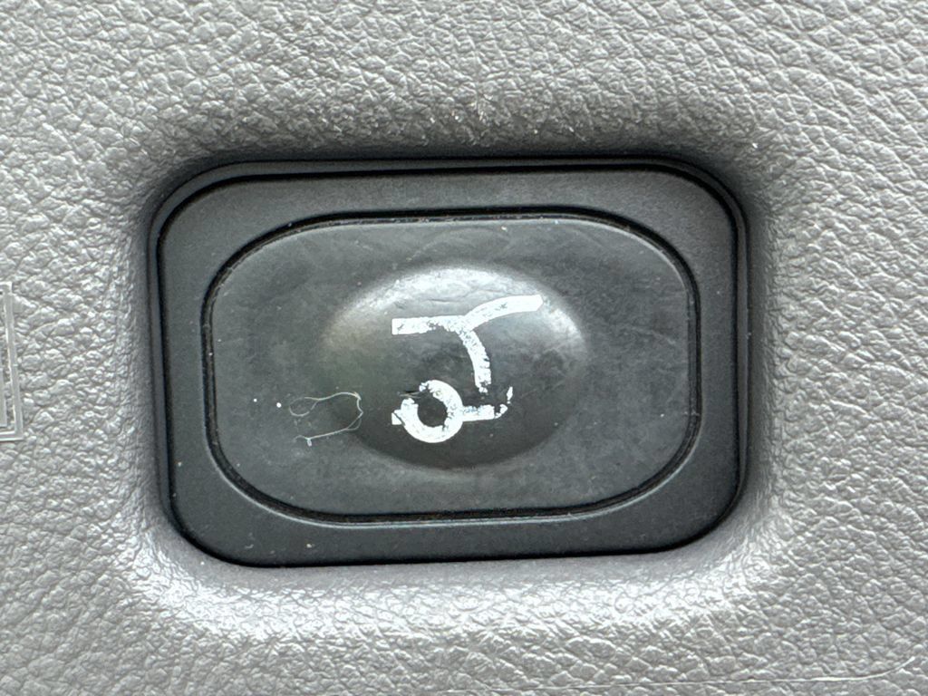 Used 2018 Lincoln MKX Reserve w/ Driver Assistance Package FWD image 21