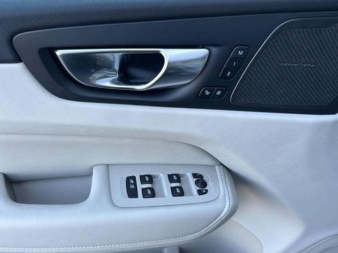 New 2026 Volvo XC60 B5 Ultra w/ Climate Package PRO image 10