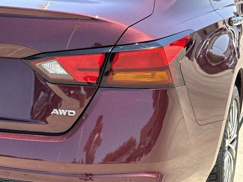 Used 2025 Nissan Altima 2.5 SV AWD/4WD image 7