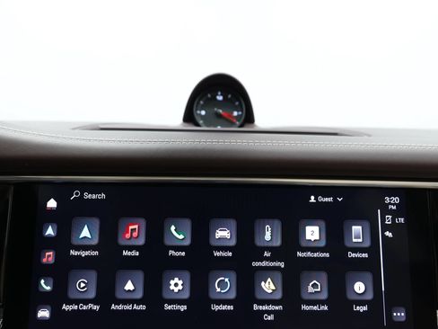 Used 2022 Porsche Panamera image 35