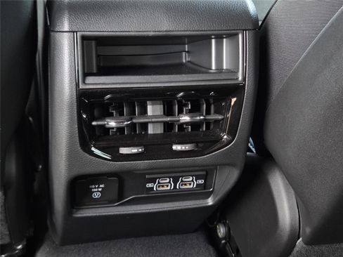 New 2025 Jeep Grand Cherokee Altitude image 24